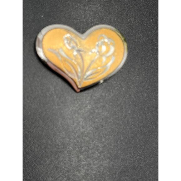 Vintage Gorham Signed Sterling Silver 
Gold Vermeil Etched Floral Heart Brooch - Picture 9 of 10